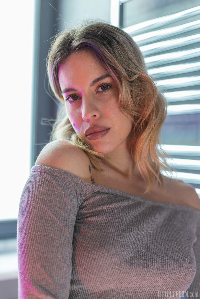 Зина, 20